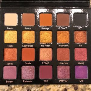 Violet Voss Hashtag Palette